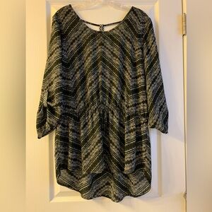 Maurices 3/4 Sleeve Geometric Black & White Tunic with Strappy Back Womens Sz Lg